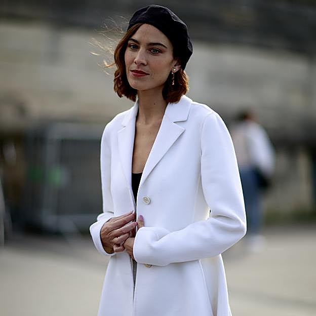 Cómo combinar el vestido blazer de Bershka que promete hacerse viral esta primavera