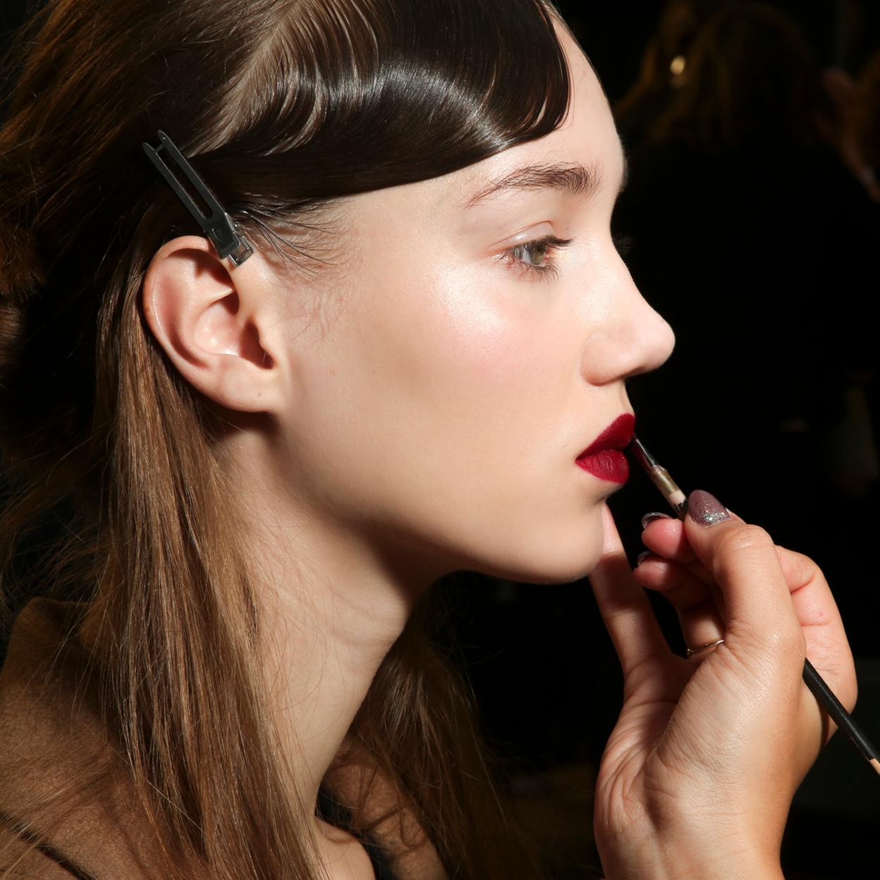 Pincha en la imagen para descubrir los mejores gloss de labios, el otro gran truco para dar volumen sin recurrir a los pinchazos.