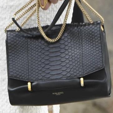 Imagen secundaria 1 - Los detalles del último look de la reina Letizia.