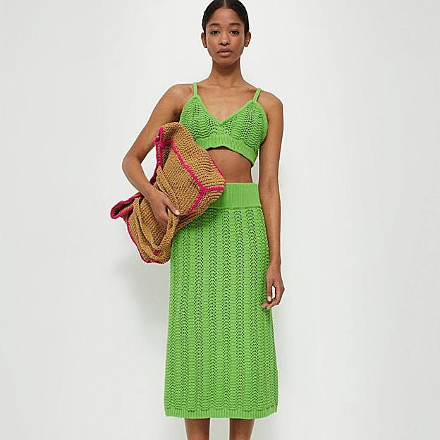 Imagen principal - El punto también se lleva en primavera y con estas comodísimas y bonitas prendas de Parfois te verás de lo más favorecida