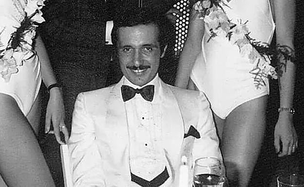 El Assir recientemente, ha aparecido en algunas fotos con el rey emérito