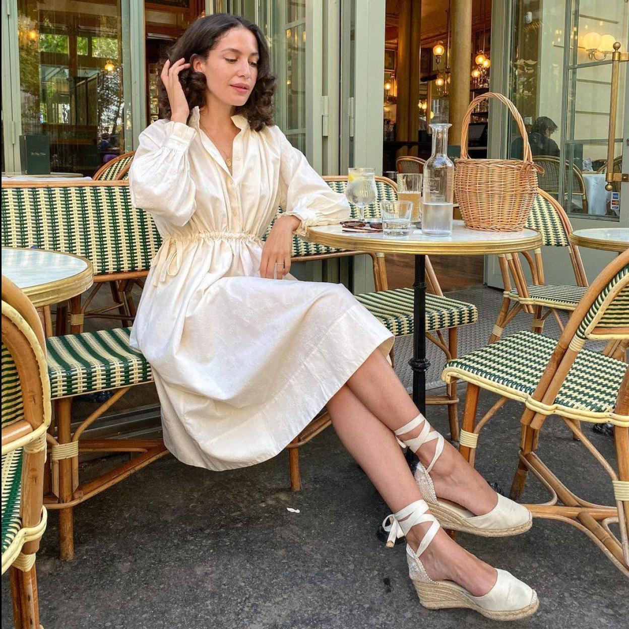 Pincha en la imagen para ver Destalonados, de tacón cómodo y a todo color: así son los zapatos tendencia que ya están en Zara y Stradivarius y que arrasan en el street style