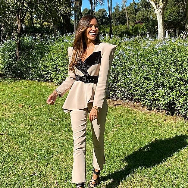 El traje rosa pastel de Sfera que parece de lujo y podrían llevar las invitadas de cualquier boda vip