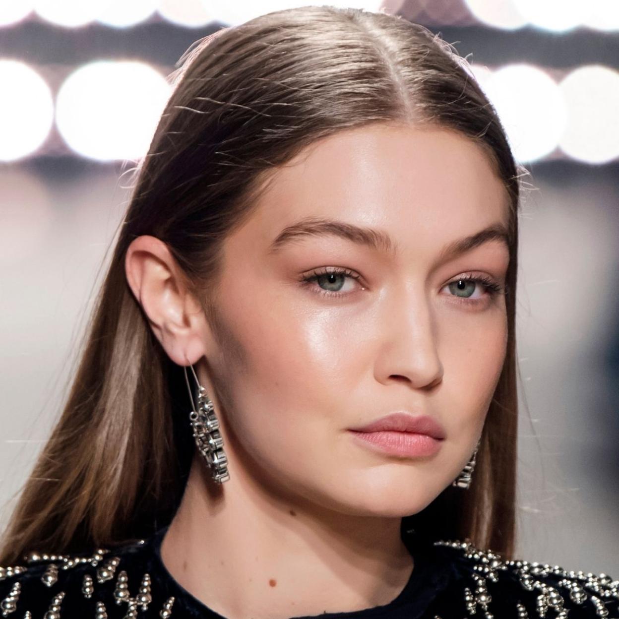 Gigi Hadid con piel perfecta