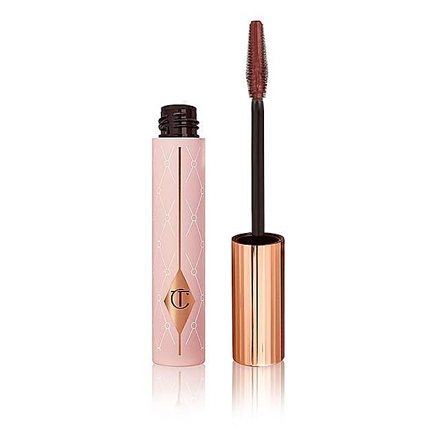 Nueva máscara Pillow Talk Push Up Lashes en el tono Dream Pop.