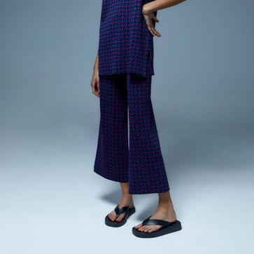 Imagen secundaria 1 - Puedes combinar estos pantalones con diferentes tops y chaquetas