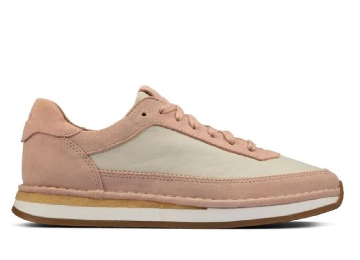 Craft Run Lace de Clarks ofrece una perspectiva auténtica y versátil de la tendencia athleisure. Llevan unas as plantillas de espuma ecológica Cushion Plus extraíbles, que ofrecen una comodidad inmejorable, y los forros de cuero transpirables, que mantienen los pies frescos (130 euros). 