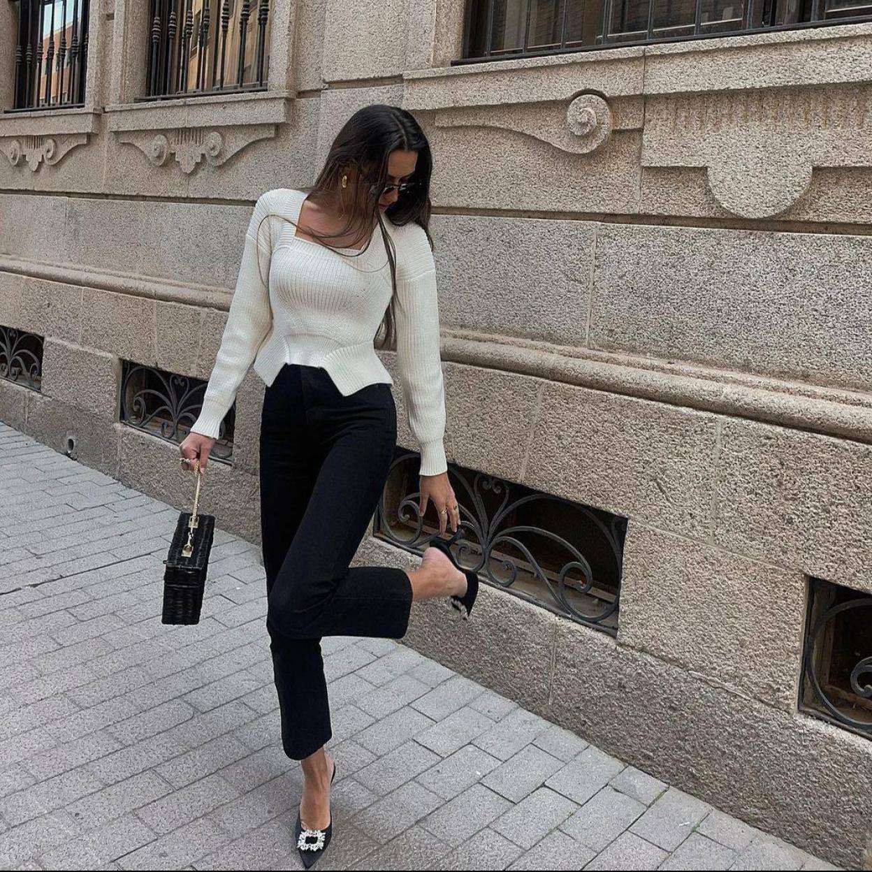 Pincha en la imagen para ver Punto en tonos pastel: los cárdigans y jerséis que han llegado a Mango para que empecemos a soñar con la primavera