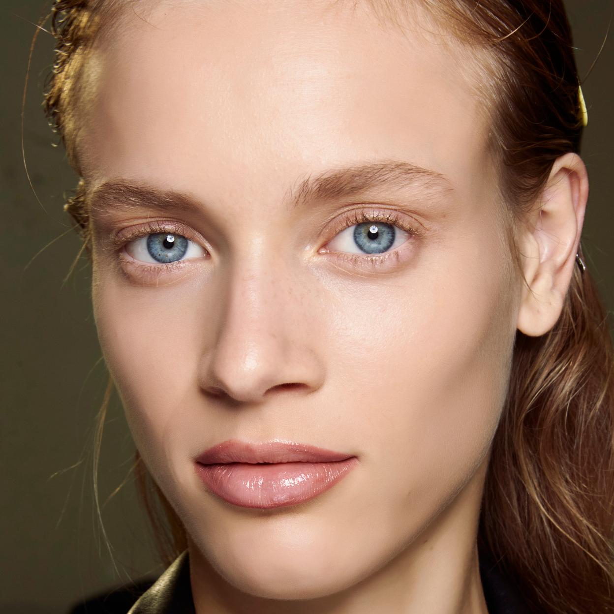 Pincha para ver colágeno, vitamina A, retinol: qué activos antiedad deben llevar las cremas hidratantes más eficaces contra la pérdida de firmeza a partir de los 40