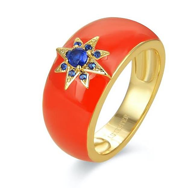 Imagen principal - Los complementos a todo color y tendencia que van a mejorar tus looks de primavera son estos anillos que llevaste cuando eras niña