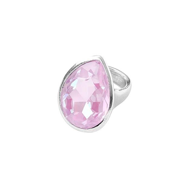 Imagen principal - Los complementos a todo color y tendencia que van a mejorar tus looks de primavera son estos anillos que llevaste cuando eras niña