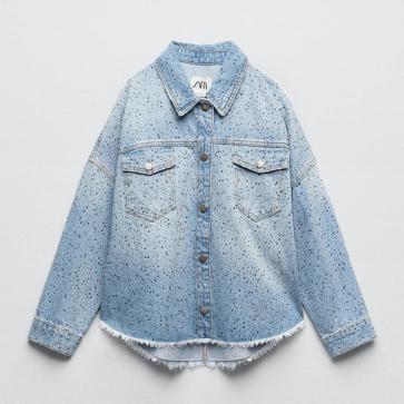 Imagen secundaria 1 - Las espectaculares prendas denim con brillos son tendencia y ahora las puedes encontrar en el low cost para tu look vaquero más cómodo