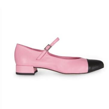 Imagen secundaria 1 - Estas son las bailarinas que arrasan en Instagram: unas merceditas made in Spain que famosas e influencers han lucido con looks cómodos