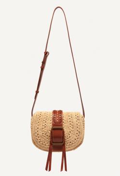 Imagen secundaria 2 - Sabemos de dónde es el mono cargo de Tamara Falcó que confirma la tendencia más cómoda y rejuvenecedora de la primavera