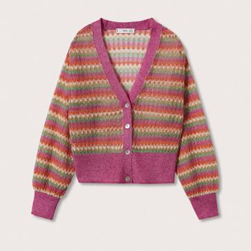 Imagen secundaria 1 - Las bonitas chaquetas de punto multicolor son la tendencia que rejuvenece el look al instante, mejora los básicos y triunfa en el street style