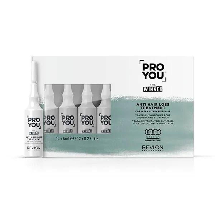 Un tratamiento anticaída de 12 ampollas que fortalece la estructura del cabello desde lo más profundo y ayuda a mantener y aumentar la densidad e hidratación de la melena, así como el equilibrio en el cuero cabelludo, fomentando un entorno saludable para el crecimiento. La eficacia se garantiza por su mezcla de ingredientes. El romero energiza los folículos. El densipeptide y el pantenol reconstruyen la fibra para su grosor y fuerza, mientras potencian el nacimiento del pelo, junto a aceite de ricino. Y, el lúpulo controla las irregularidades en el cuero cabelludo.