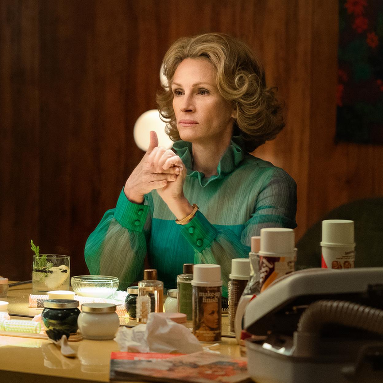 Julia Roberts en una secuencia de Gaslit, serie en la que interpreta a Martha Mitchell. 