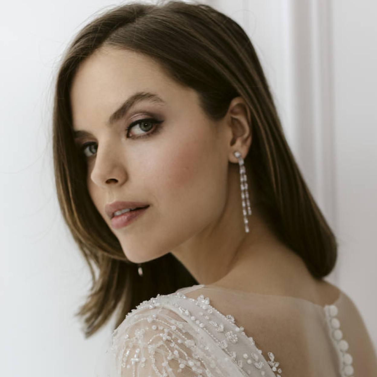 Pincha en la foto para ver cremas y sérums con colágeno, el activo que no puede faltar en la rutina facial de las mujeres maduras porque rejuvenece la piel