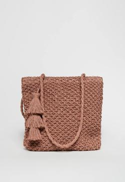 Imagen secundaria 2 - Los bolsos grandes nunca pasan de moda