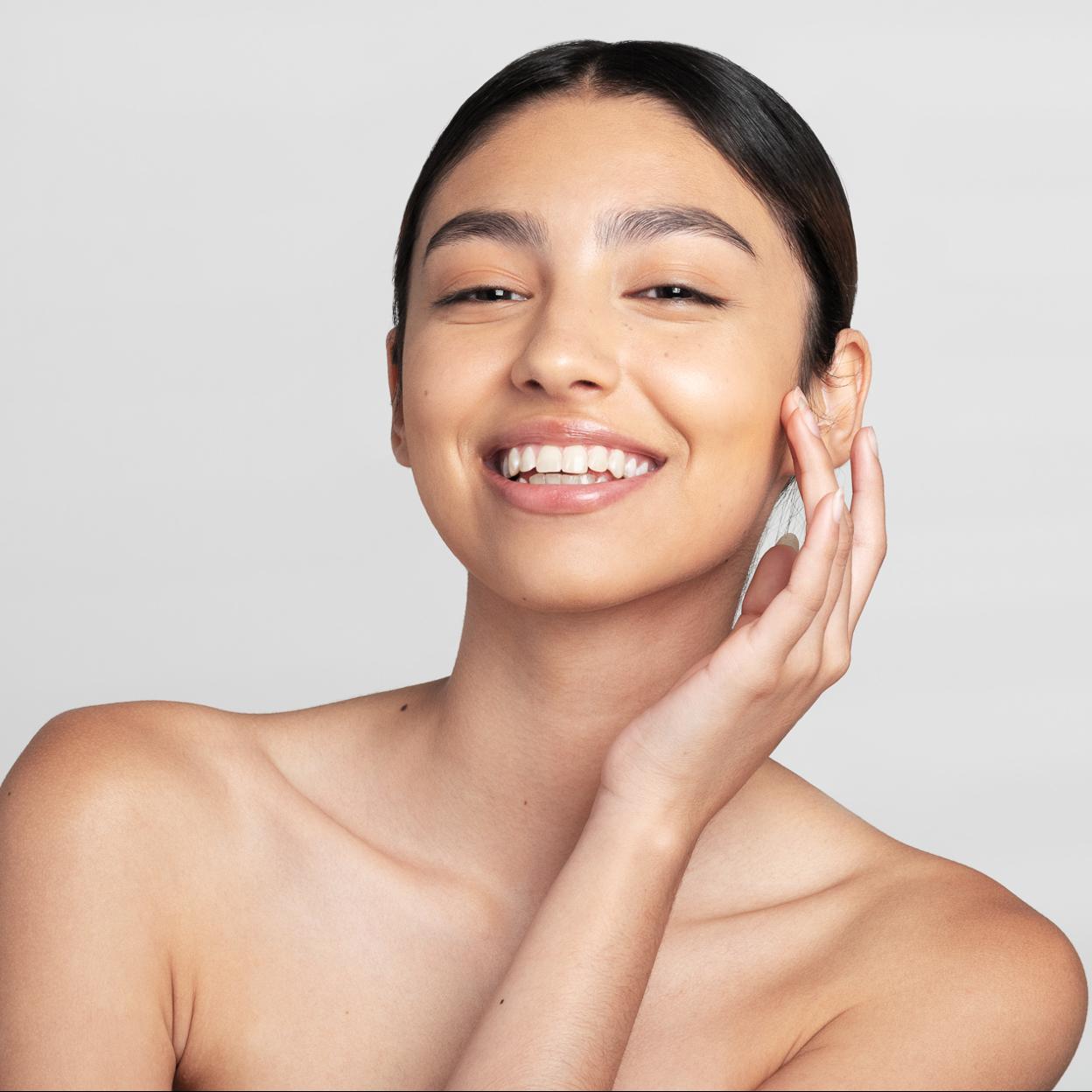 Pincha en la imagen para conocer los limpiadores faciales que, además, tienen efecto antiedad. 