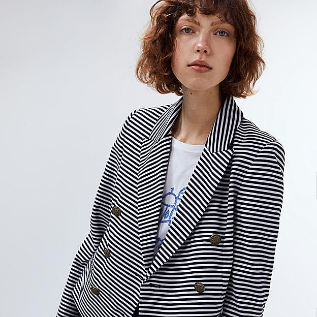 Imagen principal - Las blazers estampadas de entretiempo que están a punto de agotarse