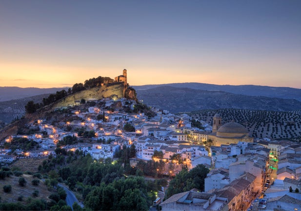 Mucho más que arena y playa: cinco pueblos andaluces imprescindibles