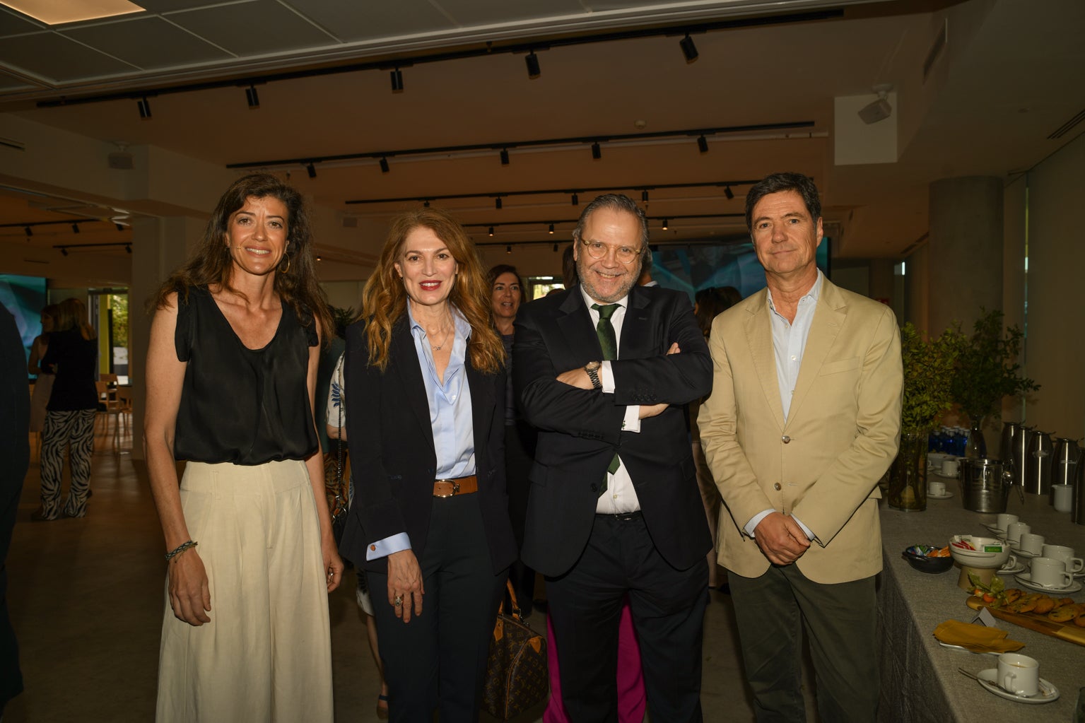 Constanza Pasqual, directora de comunicación de Bridgestone SWR; Antonio Miguel Carmona, vicepresidente de Iberdrola, e Iñaki Ruiz Casaux, de CM Vocento.