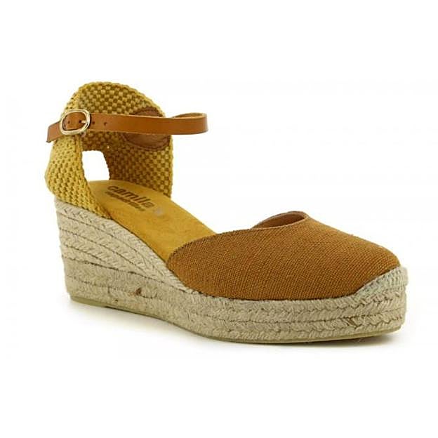 Imagen principal - Tres alpargatas de cuña cómoda parecidas a las de la infanta Elena.