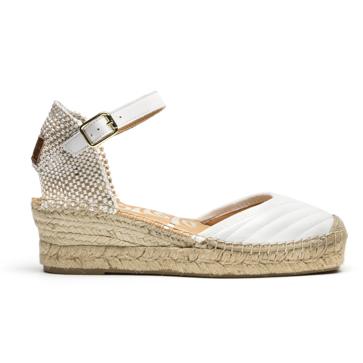 Imagen secundaria 1 - Tres alpargatas de cuña cómoda parecidas a las de la infanta Elena.