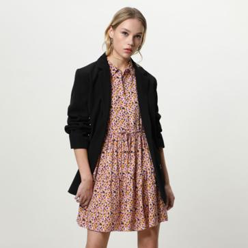 Imagen secundaria 1 - Los vestidos de Lefties de menos de 15 euros bonitos y muy ponibles que no te vas a quitar en todo el verano