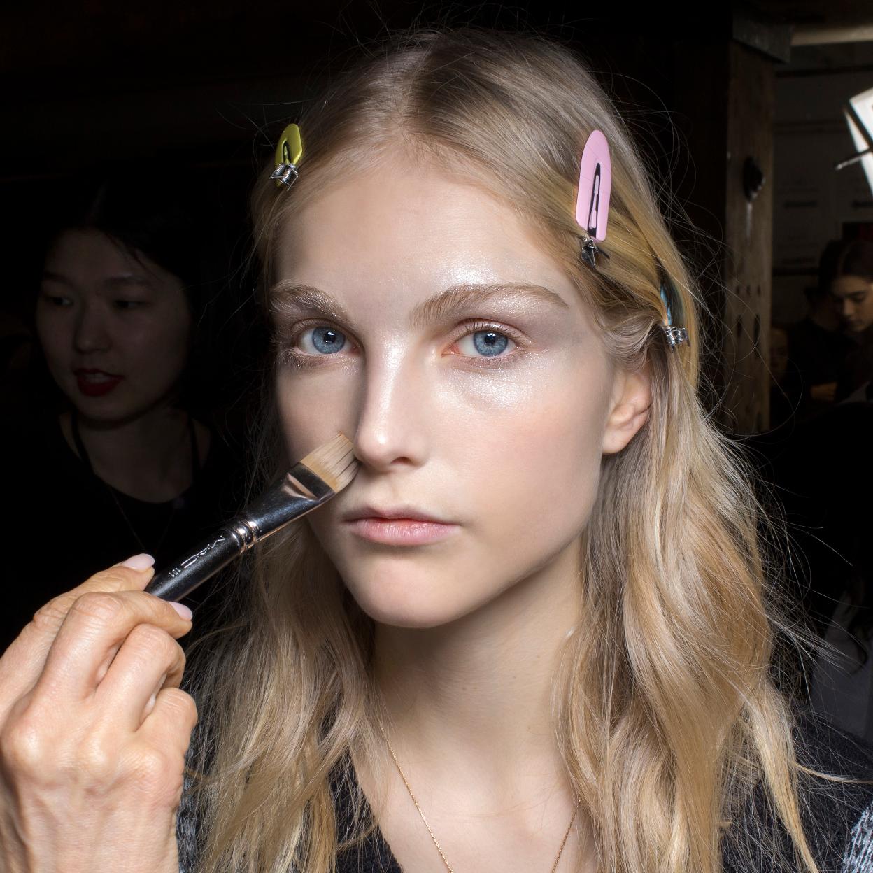 Pincha en la imagen para saber cuáles son las mejores paletas de maquillaje y así conseguir un efecto buena cara. 