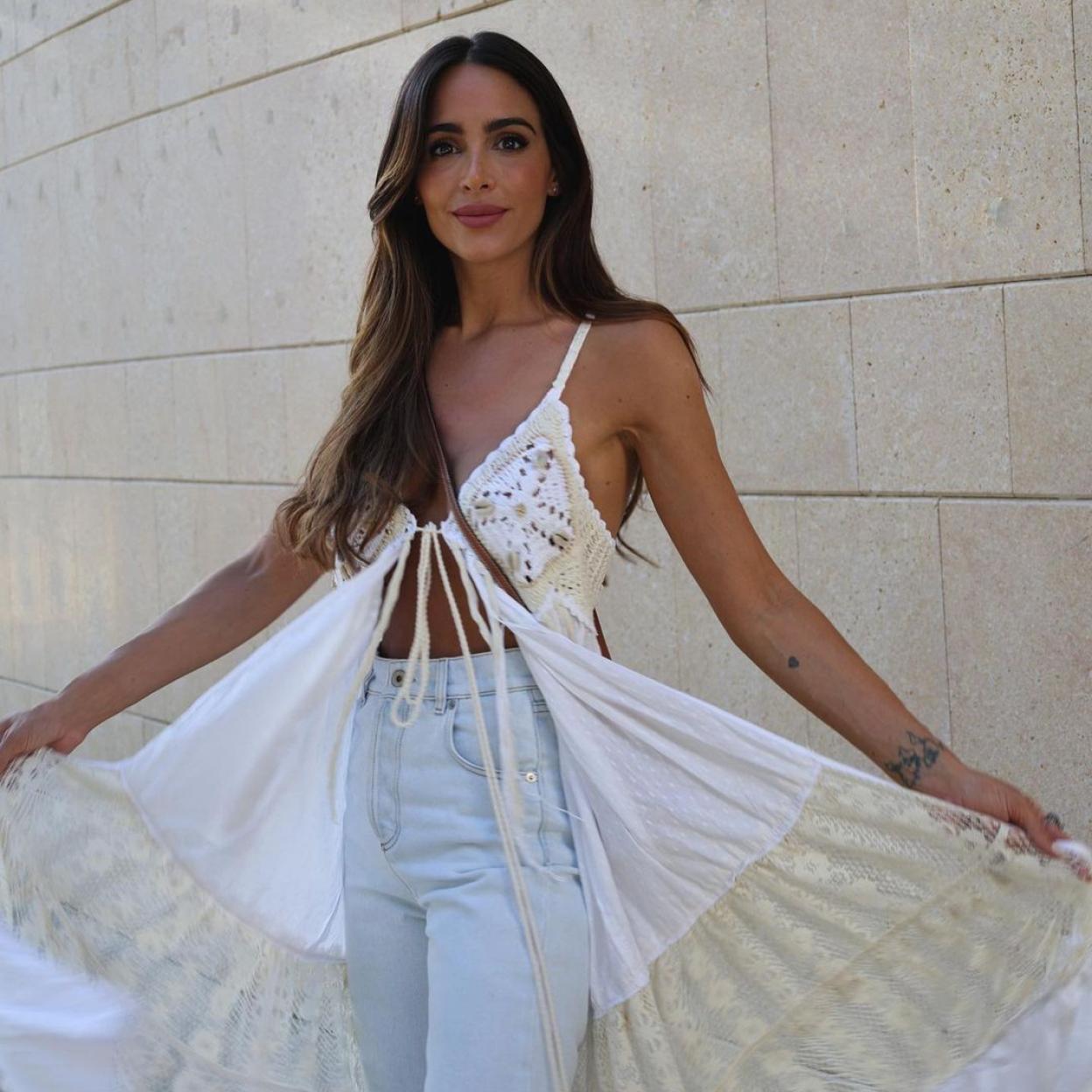 Pincha en la imagen para ver los mejores vestidos con estampado de lunares que llevarás sin parar todo el verano. 