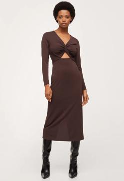 Imagen secundaria 2 - De punto y cut out: así es el vestido de Zara que sienta bien a todas las siluetas (palabra de influencer)