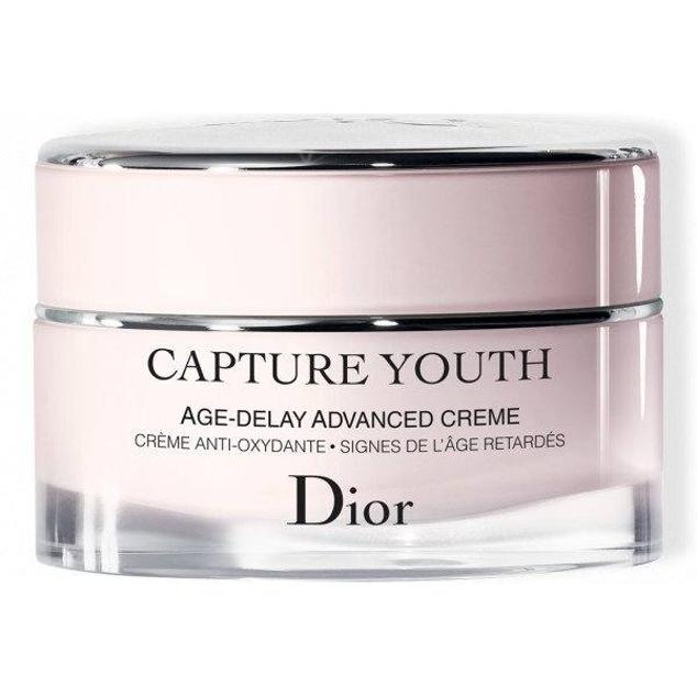 Esta crema está diseñada para trata y retrasar los signos de la edad mediante la acción antioxidante protectora y regeneradora. Su concentrado de lirio y una red vegetal reactivan la resistencia interna de la epidermis y proporcionan un alisado instantáneo. Además, se deshace de los signos de fatiga, tonifica e ilumina para que el rostro esté saludable, bonito y despierto.