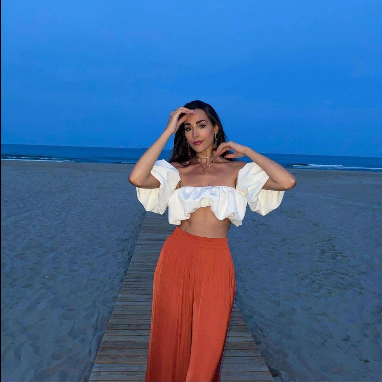 Pincha en la imagen para ver Los bonitos, cómodos y rejuvenecedores pantalones que te permitirán ir bien vestida sin esfuerzo a diario o en eventos