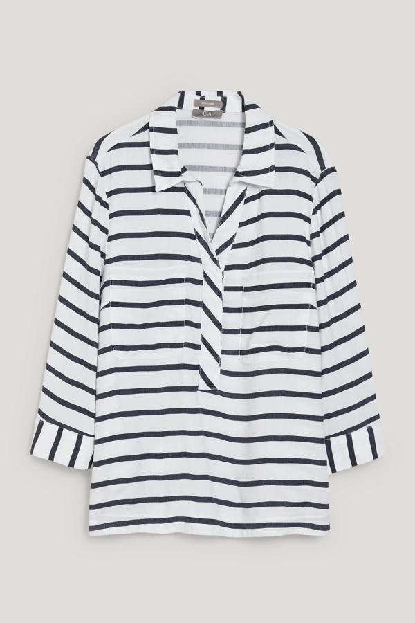 Esta blusa de mezcla de lino con bolsillos en la pechera de C&A, es una opción que podrás llevar tanto para ir a la oficina como para embarcar en un destino costero. Precio: 34,99 €.