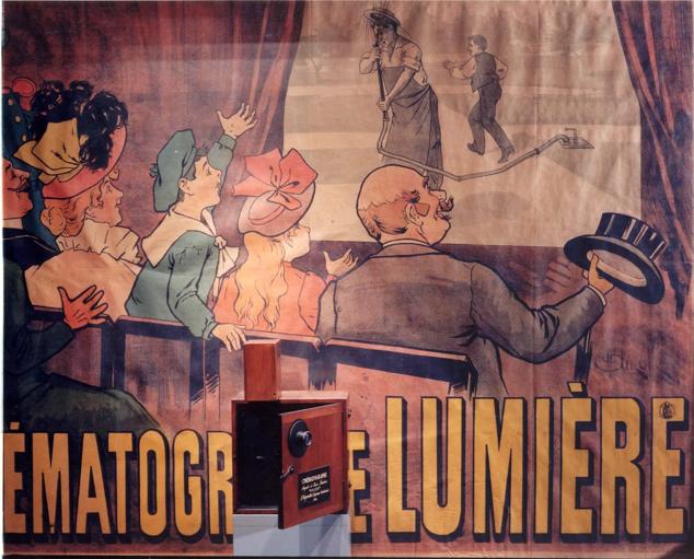 Sombras chinescas, cámaras oscuras, linternas mágicas, cronofotografías e ilusiones ópticas nos sumergen en la historia del séptimo arte, en este museo de referencia, gracias a la colección de Tomás Mallol. (museudelcinema.girona.cat). 