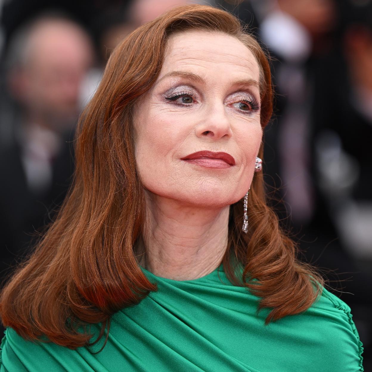 Dos peinados espectaculares para llevar a los 60 porque rejuvenecen al instante sin importar las canas