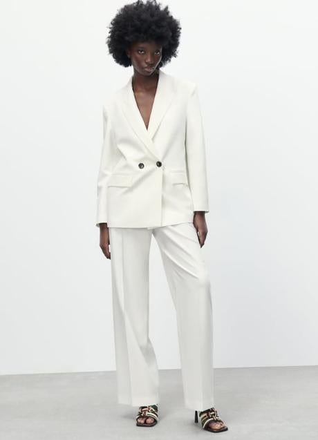 Imagen - El traje de Zara blanco que es perfecto para copiar el look de Isabel Preysler.