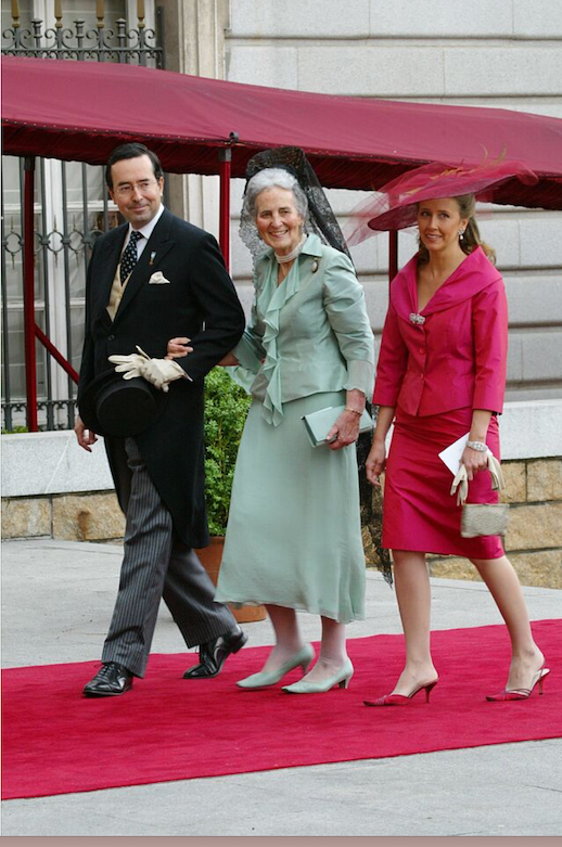 Imagen - La condesa viuda de Riplada, abuela de Victoria Federica, con su hijo mayor Amalio Marichalar y su mujer (Gtres).
