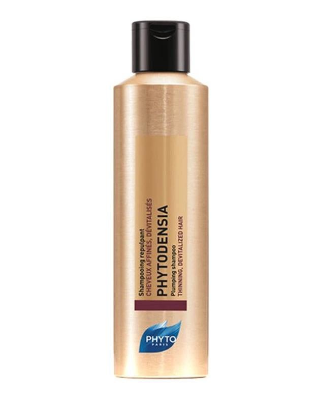 Esta línea de Phyto combate los efectos del envejecimiento capilar, engrosando tu melena al instante sin añadirle peso. Es un champú rellenador, con acción revitalizante y fortificante con el que notarás cómo tu cabello se ve más bonito, con volumen y ligereza. 