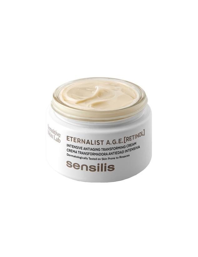 La amarás, porque es la primera crema con retinol apta para pieles sensibles. Eternalist A.G.E. [Retinol] retexturiza y disminuye arrugas de manera eficaz en pieles con rosácea, cuperosis y/o pieles sensibles. su fórmula repara la barrera de la piel, al mismo tiempo que mejora su condición, hidrata y suaviza uniformizando el tono. 