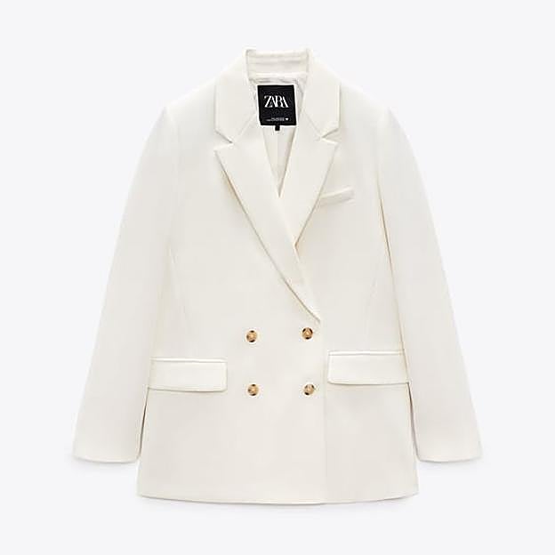 La blazer de Zara perfecta para copiar el look de Zisca.