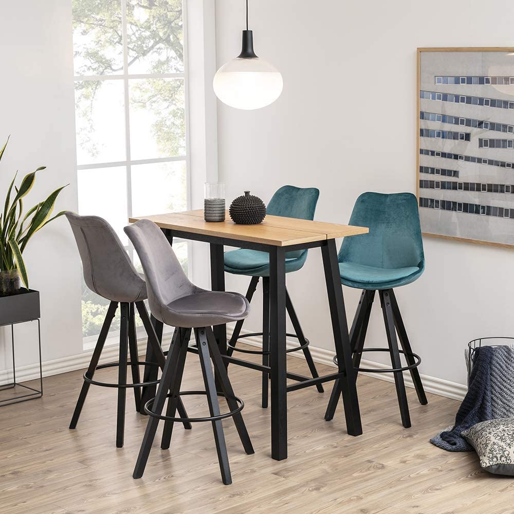 Para la isla de la cocina, para una mesa de comedor alta, para un despacho... Estos elegantes taburetes en terciopelo y acero se venden en conjunto de dos, están disponibles en varios colores y se pueden  comprar en Amazon  por menos de 120 euros.