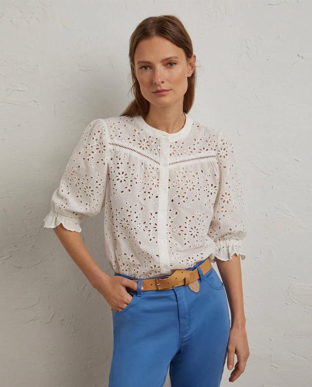 Puedes encontrar esta blusa de la firma Lloyd's en El Corte Inglés