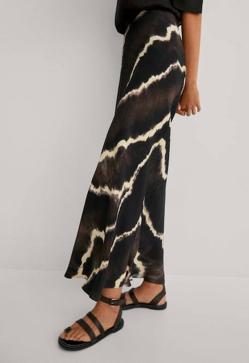 Imagen secundaria 2 - Estas faldas estampadas sientan fenomenal