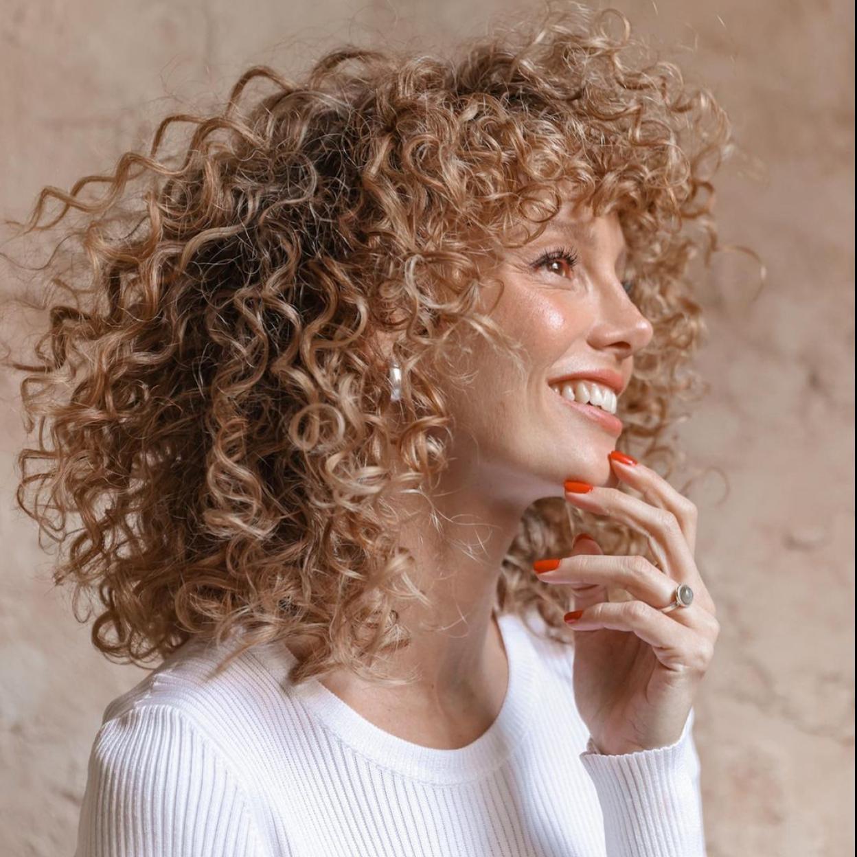 Es el nuevo truco viral para tener unos rizos envidiables.