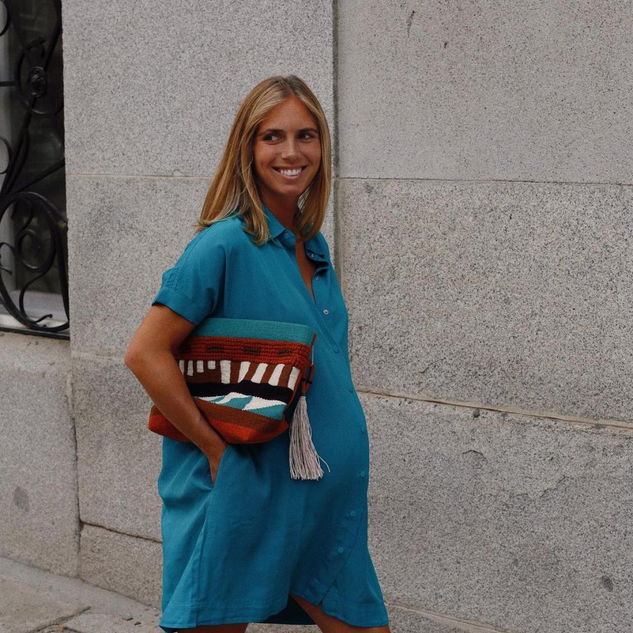 Este es el vestido camisero ultra cómodo de Parfois disponible en tres colores que no dejan de llevar las influencers