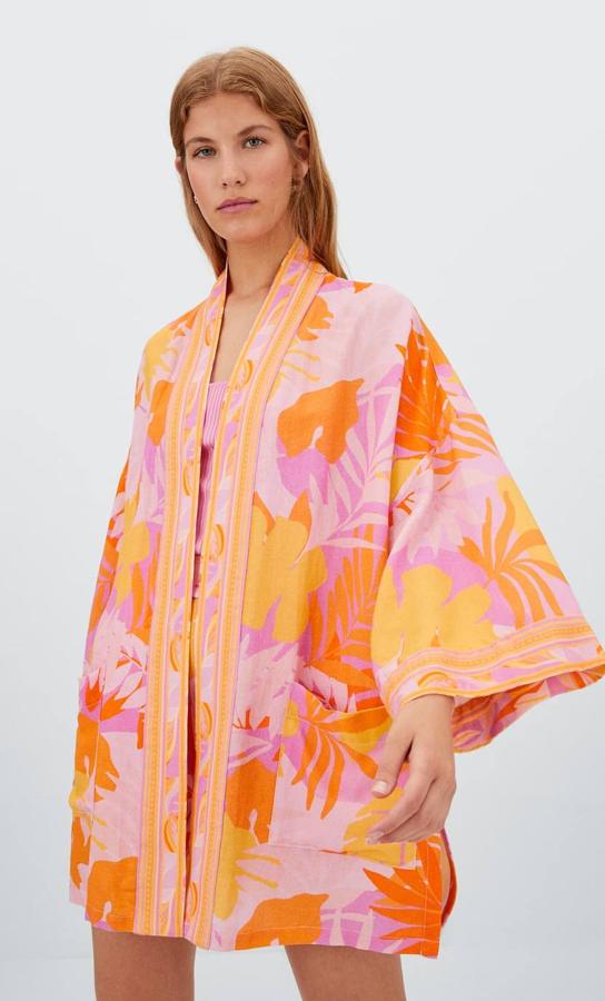 Este de Stradivarius está disponible en rosa flúor y naranja melocotón