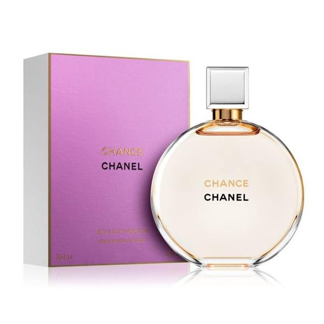 El clásico más empoderante de la feminidad lo presenta la maison de Chanel. Un torbellino de felicidad y fantasía sofisticada gracias a CHANCE. Un perfume floral, suave y fresquito para todos los días. Precio: 147 €.